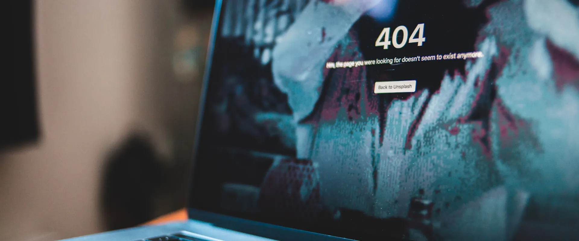 AI Chatbot vs Live Answering Service: Which Is Right for Your Business?